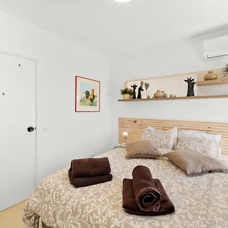 Prime Located Penthouse W Seaview 포티마오